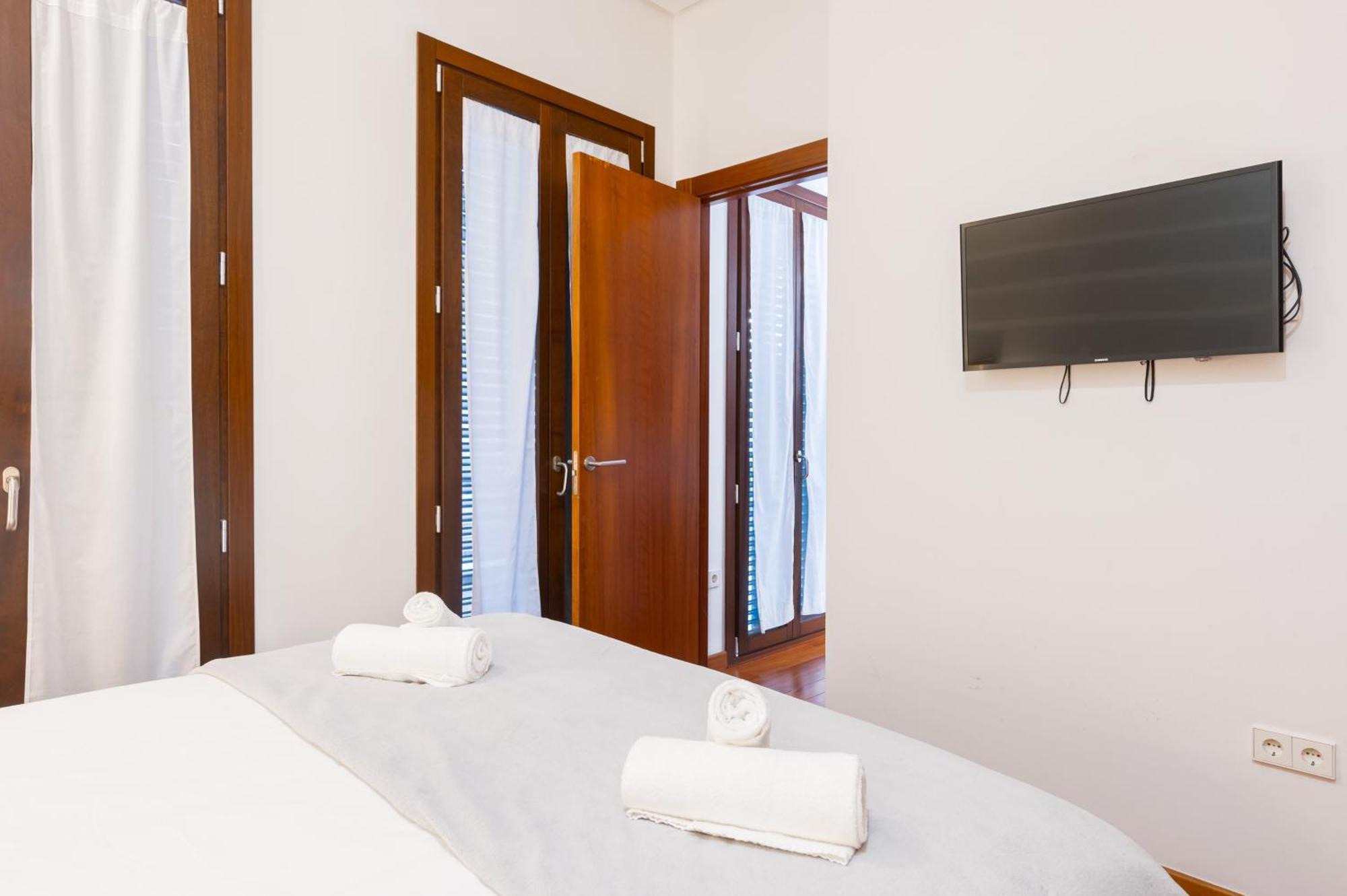 Attic With Terrace- 1Bd 1Bth- Corral Del Rey Apartment Seville Exterior photo